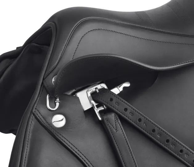 CLASSIC_STIRRUPLEATHER__WITH_NEW_BUCKLE_ON_SADDLE.webp